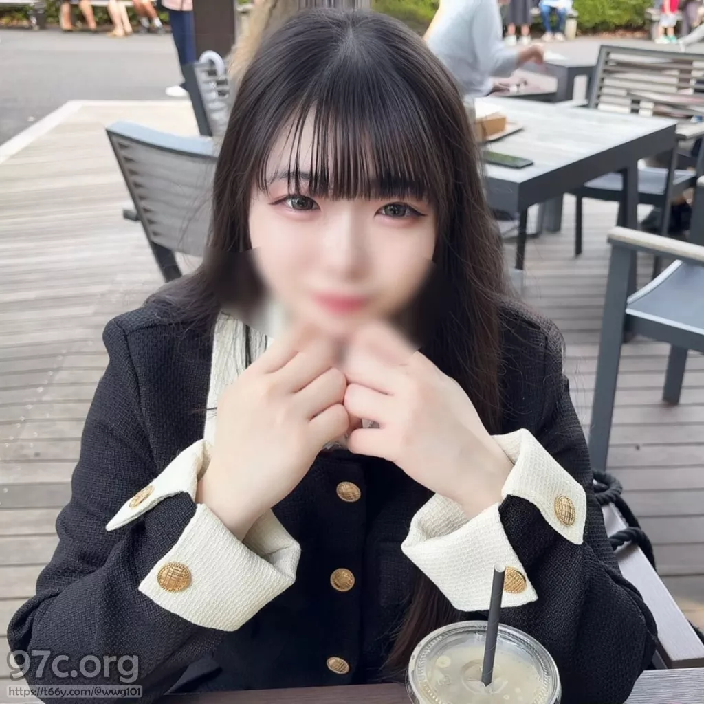 148cm童颜巨乳萝莉，东京街头咖啡馆的秘密诱惑